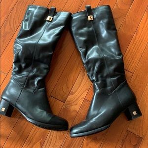 Winter boots , genuine leather , fur inside